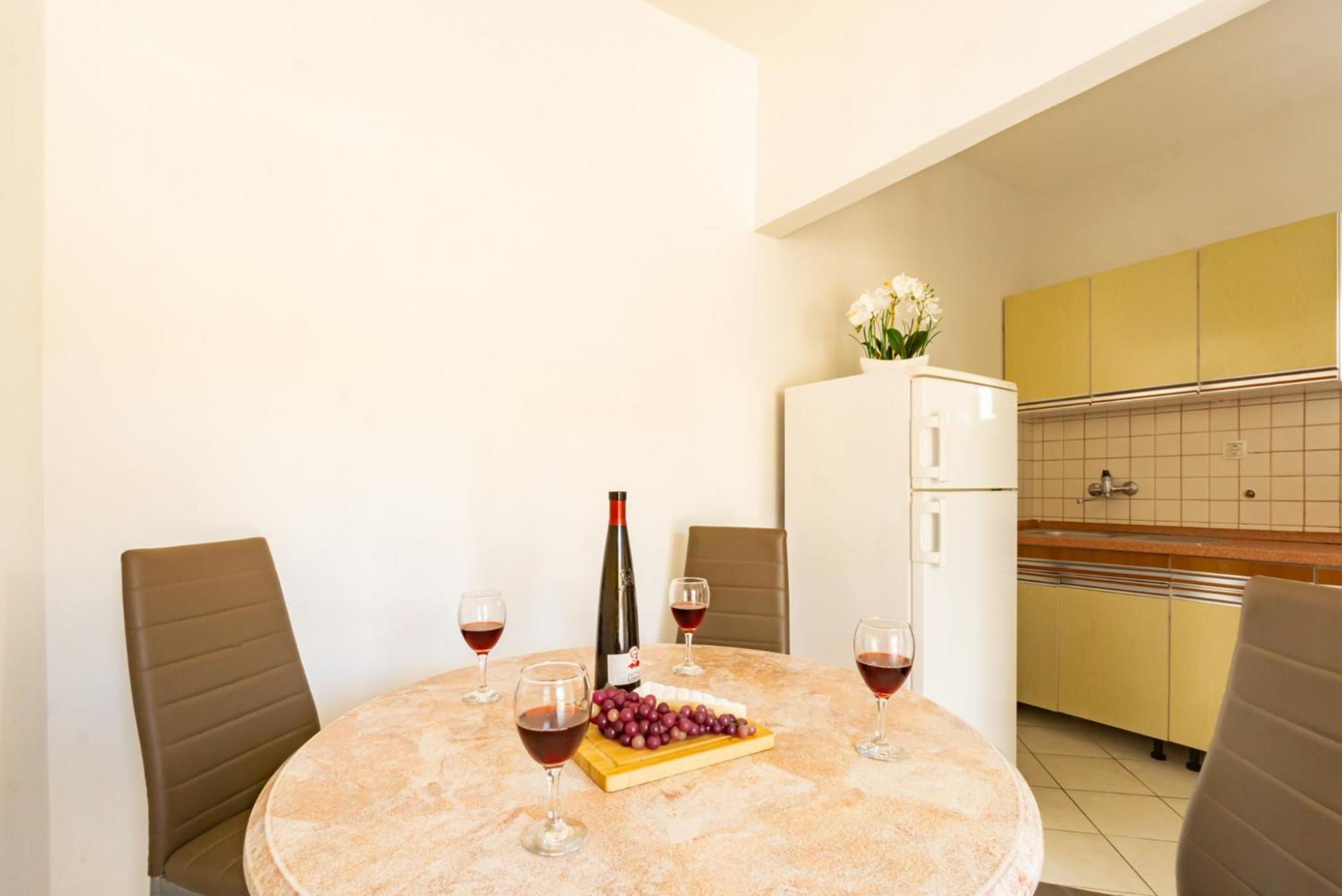 Jasko I Jelica Beautiful View Apartment Метайна Стая снимка